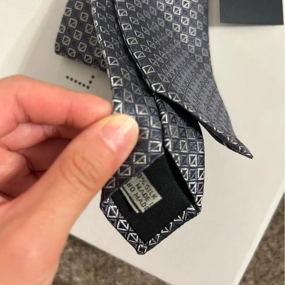 Authentic BNWT Dior Gray Geometric Men's Tie
